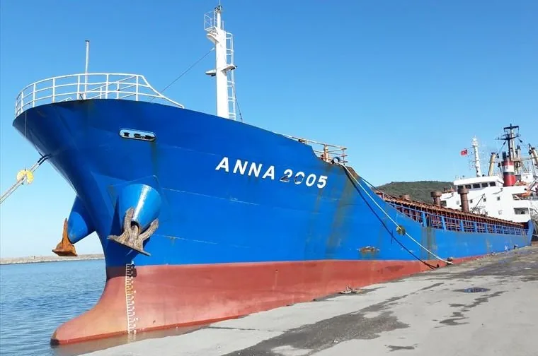 Anna 2005 moored alongside, seen from the bow